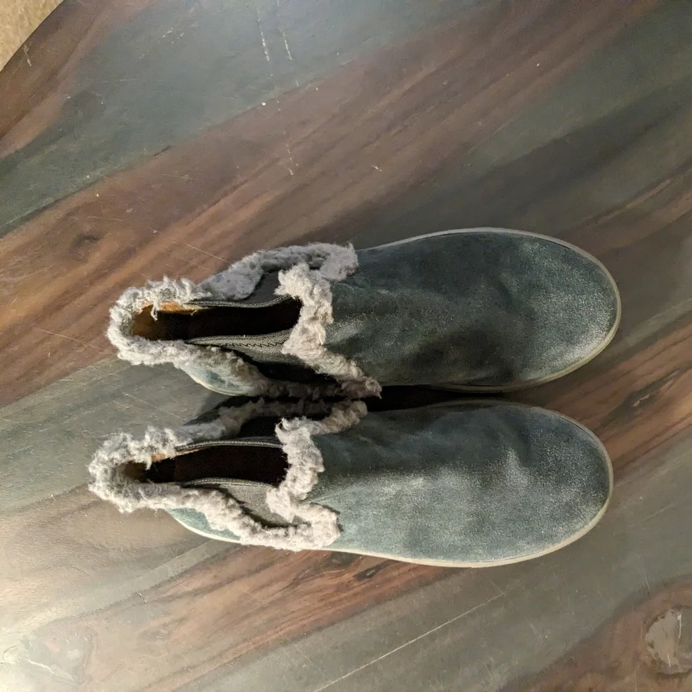 VENETTINI Grey Suede Faux Fur Slip-on Boot Euro 33 US 2